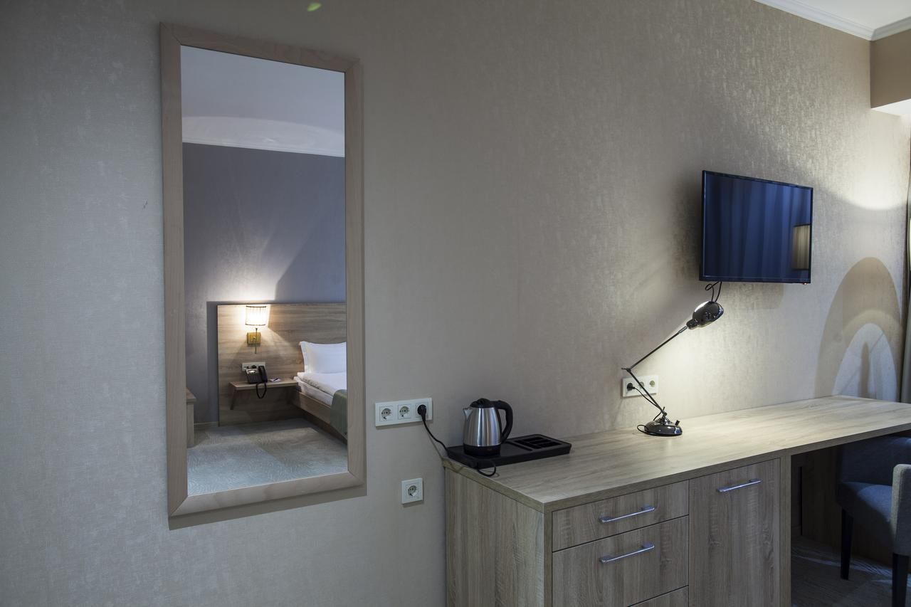 Отель Renion Park Hotel Алматы