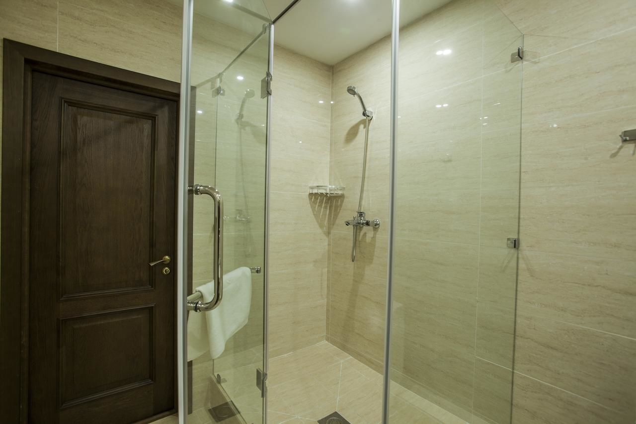 Отель Renion Park Hotel Алматы