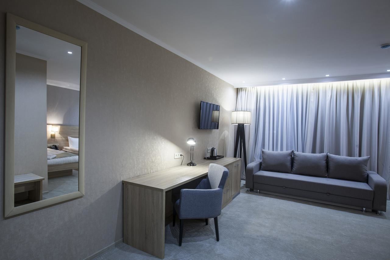 Отель Renion Park Hotel Алматы