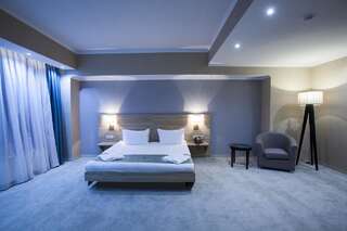 Отель Renion Park Hotel Алматы Улучшенный люкс-3