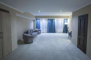 Отель Renion Park Hotel Алматы Улучшенный люкс-5